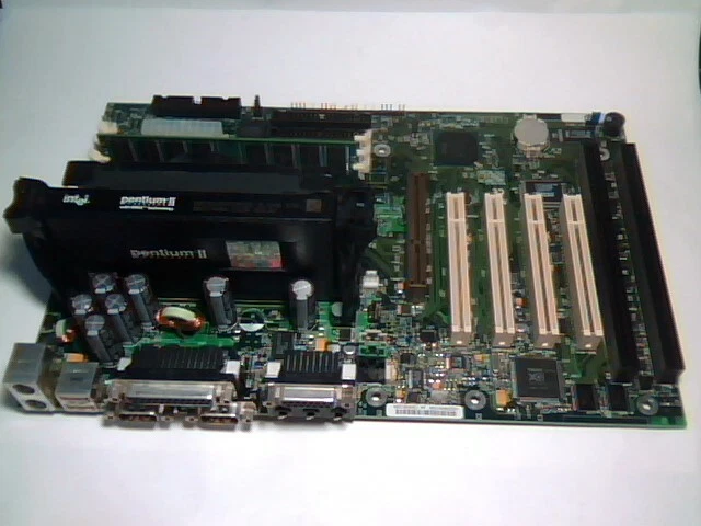 Motherboard Pentium Slot1 INTEL SE440BX-2 720938-209 P2-450 Yamaha Sound YMF740C - image 2