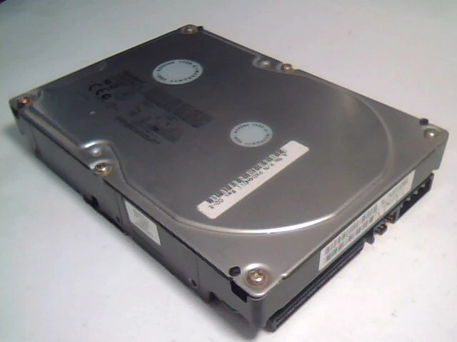 Hard Disk Drive SCSI 68-pin Quantum Viking II 4.5W PX04W011 Rev 02-E SPX5 2080
