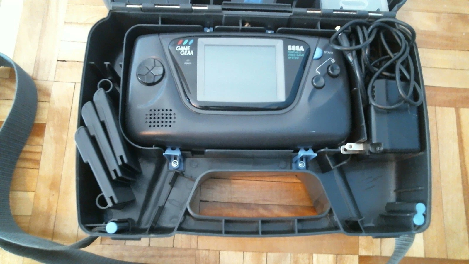 SEGA Game Gear - Video Game System and Carry-all Cartridges Case - Entire set - image 4