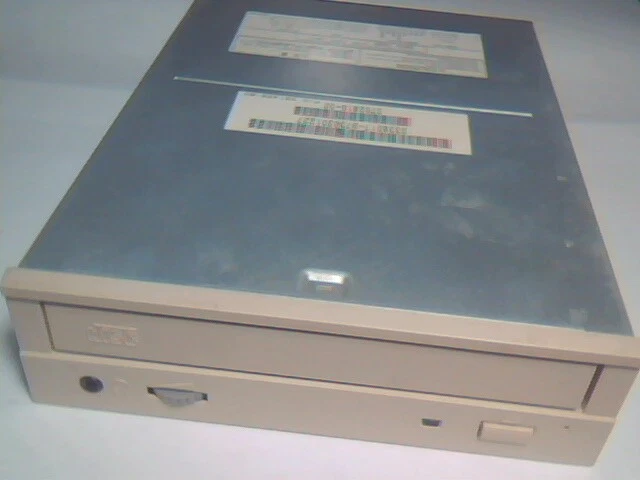 CD-ROM Drive SUN 370-2816-02 Toshiba XM-5701B v 002 50-pin SCSI 1996 3702816