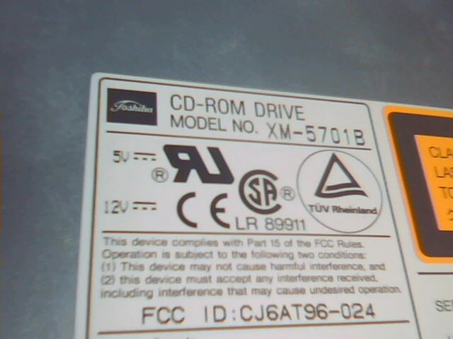 CD-ROM Drive SUN 370-2816-02 Toshiba XM-5701B v 002 50-pin SCSI 1996 3702816 - image 5