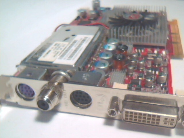 Video Graphics Card AGP 8X 109-95700-10 ATI AIW Radeon 9800 Pro 128MB — image 3