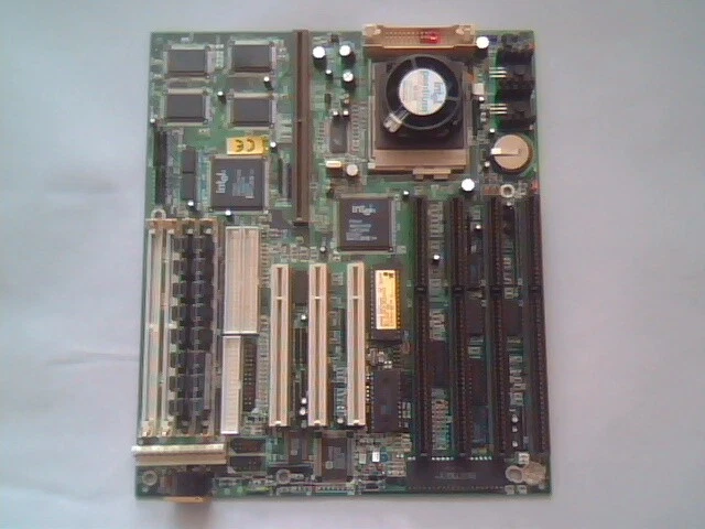 Pentium Motherboard Socket7 PCchips M525 V1.5 430VX