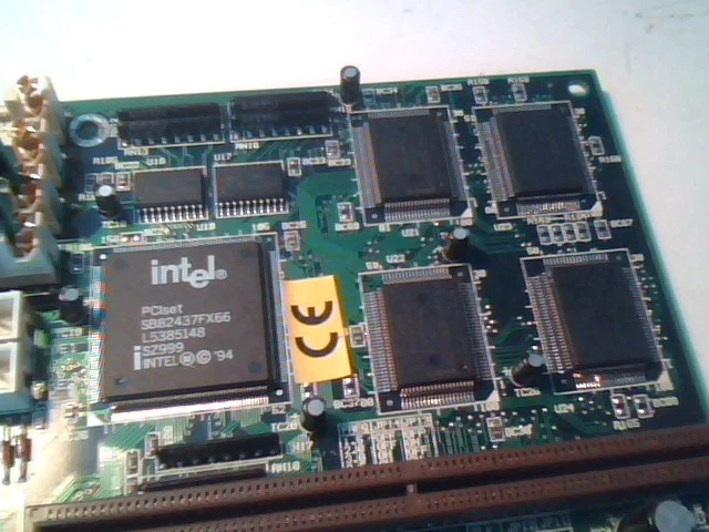 Pentium Motherboard Socket7 PCchips M525 V1.1 430VX UMC UM8663AF - image 4