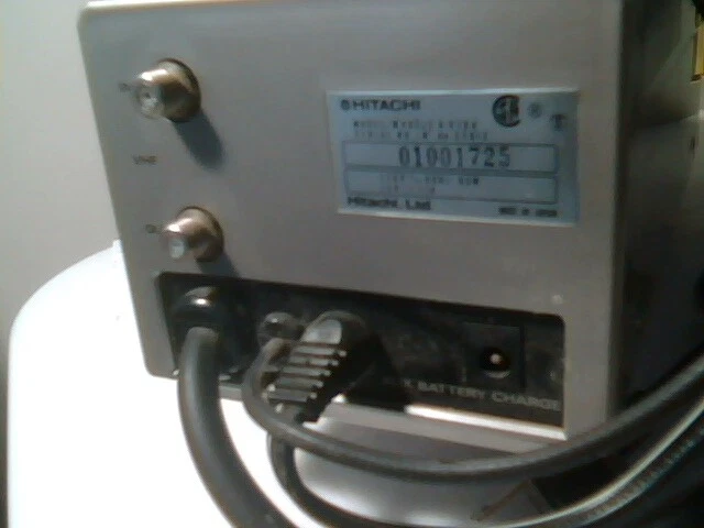 Power Supply Hitachi A-V70A AC Adapter/Charger 120V 12V - image 3
