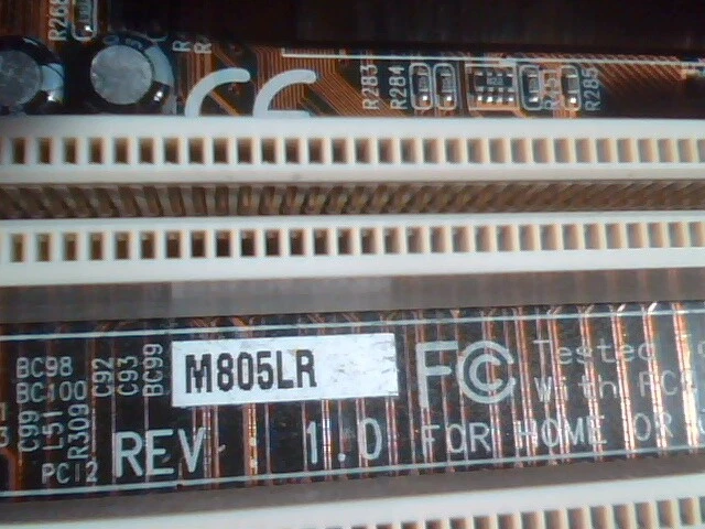 Motherboard Athlon PCchips M805LR REV:1.0 900MHz VIA - image 3