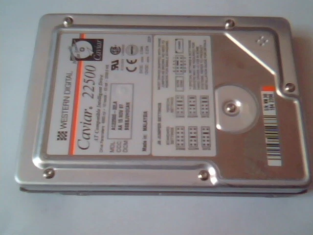 Hard Drive IDE Disk Western Digital Caviar 22500 AC22500-32LA AA 15 NOV 97